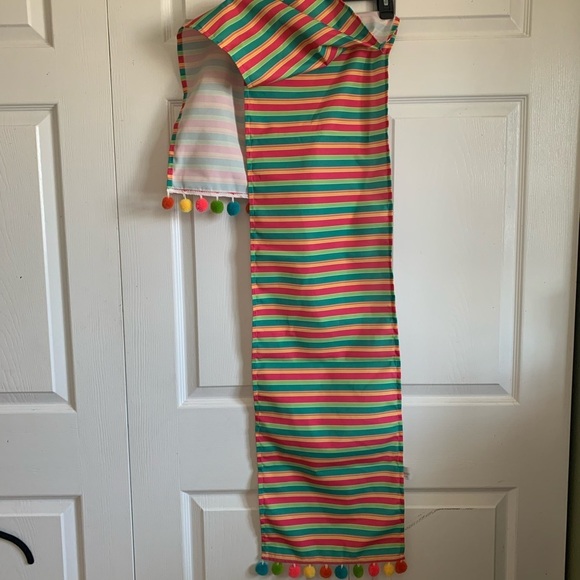 NWT festive colored table run - Picture 2 of 6